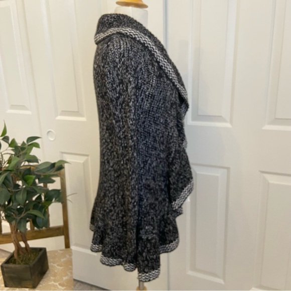 Cascading Cardigan Black White, SO SOFT - Picture 4 of 13